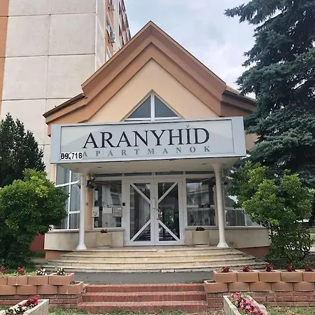 Aranypart Feszek * Siofok