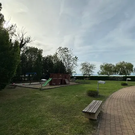 Aranypart Feszek Apartment Siofok